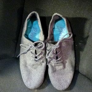 Blowfish gray lace up shoes size 9.5